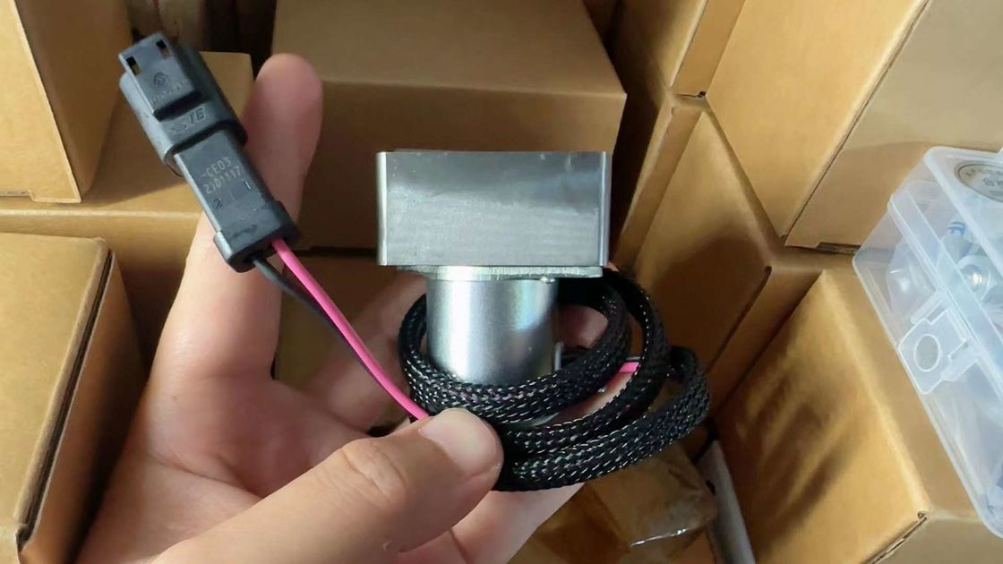 065726 Kazı makinesi Hidrolik Parçalar Pilot Valf Hidrolik Pompa Solenoid Valf PC200-7 için