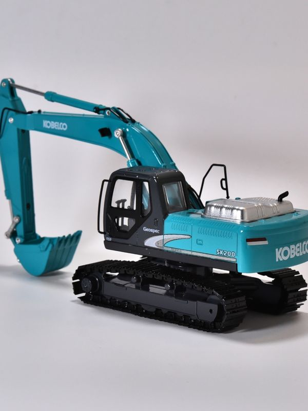 Shen çelik SK200 ekskavatör modeli KOBELCO orijinal simülasyon metal alaşımı araba dekorasyonu oyuncak olmayanlar