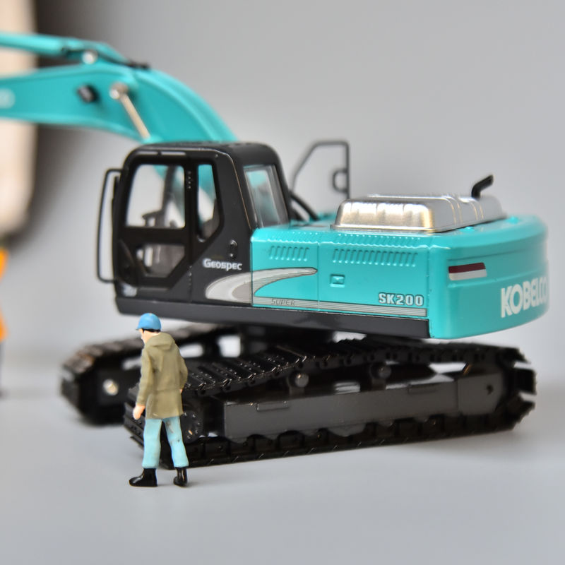 Ekskavatör modeli KOBELCO orijinal simülasyon metal alaşım araba Shinko SK200 dekorasyon oyuncak değil