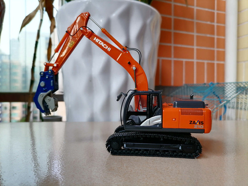 Otentik 1/50 Hitachi ZAXIS250LC-5 ZX200 ZX350LC-6 Kazı makinesi dökme oyuncak modeli