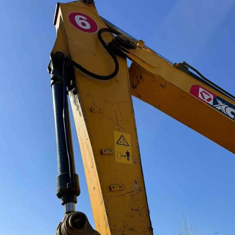 Kullanılmış XCMG 215D 20 tonluk sürünen kazıcı ağır iş endüstriyel inşaat kazıcı makinesi