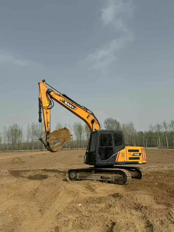 Kullanılmış SANY SY135 13.5 Ton Çekmeci İnşaat Madencilik Toprağı Taşıma Uygulamalar