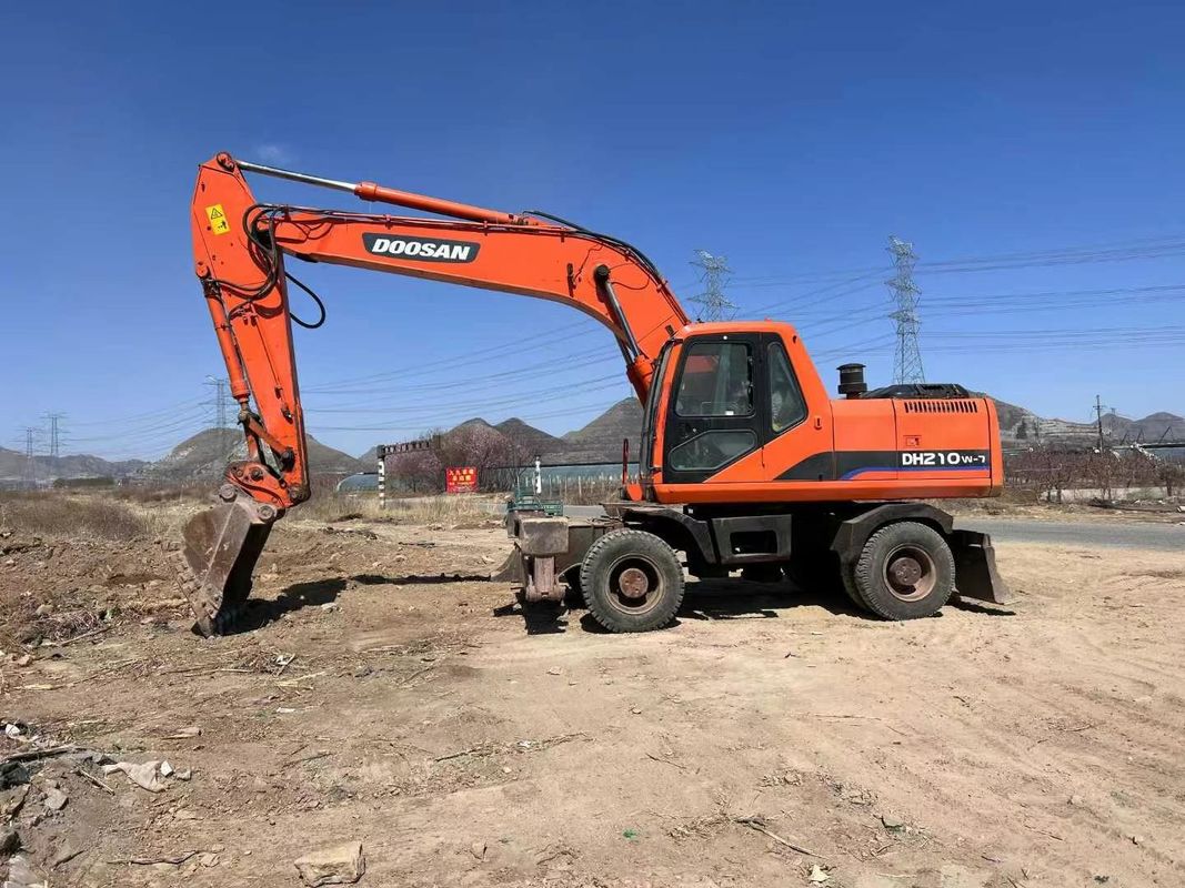 Kullanılmış Doosan DH210 Tekerlekli Kazıcı Hidrolik Sürüş ve Çalışma Ağırlığı İyi Kaliteli Kazıcı