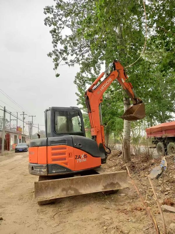 Kullanılmış Hitachi ZX75-US Kazıcı 7.5 Ton Mini Kazıcı İnşaat Makinesi Hazır İş