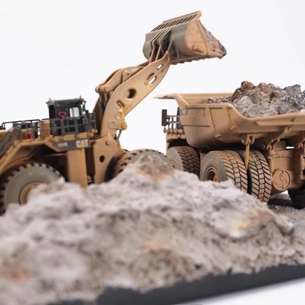 Diecast Masters 1/125 Ölçekli Tekerlekli Yükleyici & Madencilik Çöp Kamyonu Çamurlu Sahne Model Seti 85762