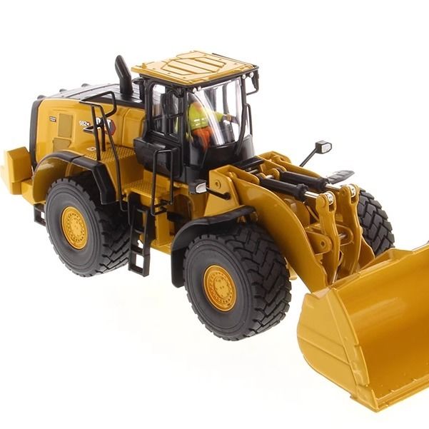 DM Yeni 982 XE Tekerlekli yükleyici 1/50 ölçekli alaşımlı araç modeli 85685 Diecast Masters