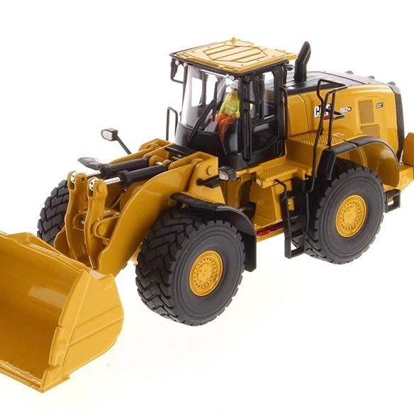 DM Yeni 982 XE Tekerlekli yükleyici 1/50 ölçekli alaşımlı araç modeli 85685 Diecast Masters