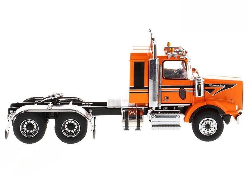 DM Western Star 4900 SB Uluslararası 2-Axle Amerikan Flatbed Truck 1/50 Model 71063