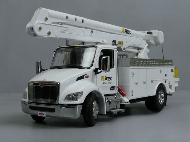 1/32 Peterbilt 536 Altec AA55 Havalı Çalışma Platformu ile DM Model 71105