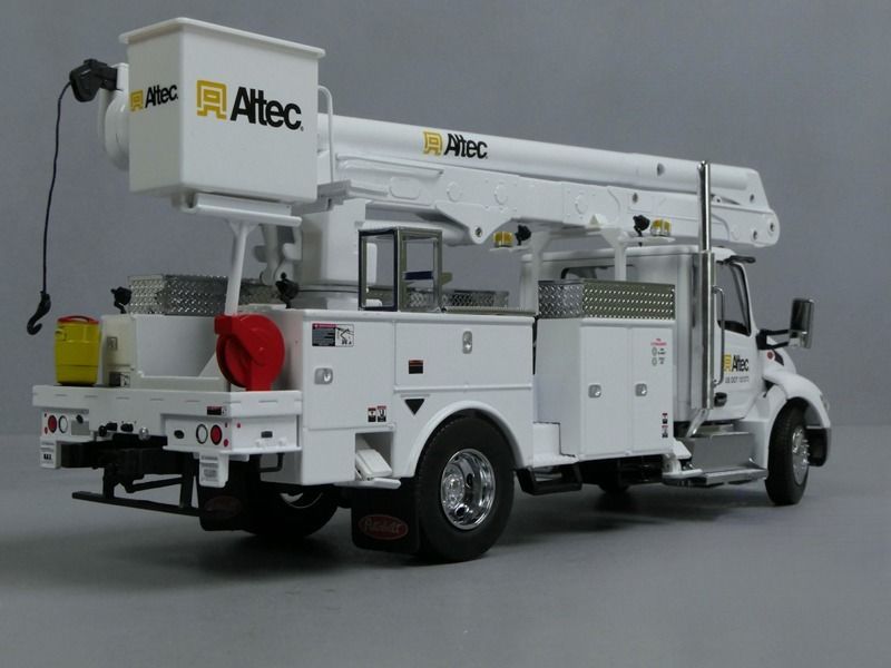 1/32 Peterbilt 536 Altec AA55 Havalı Çalışma Platformu ile DM Model 71105