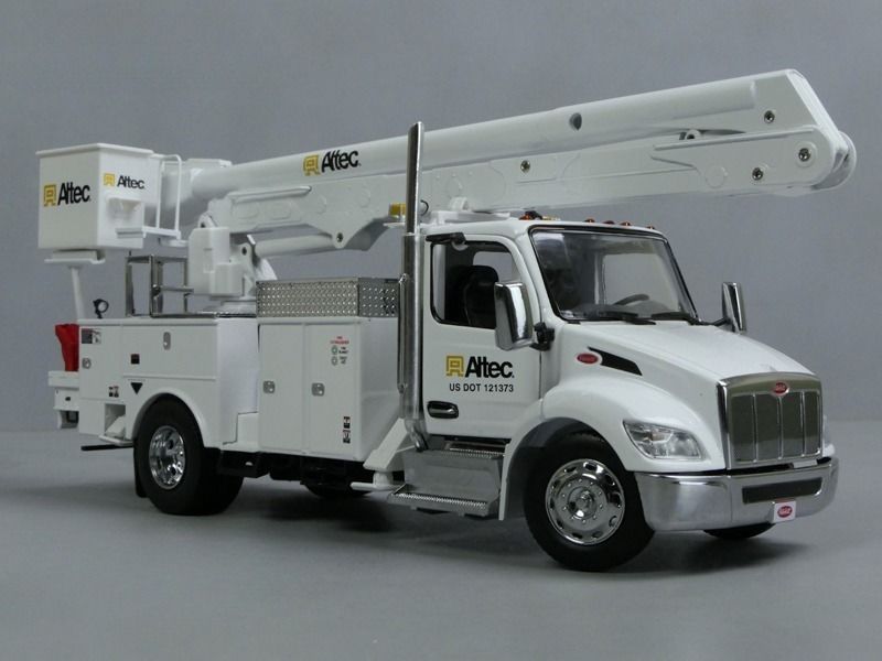 1/32 Peterbilt 536 Altec AA55 Havalı Çalışma Platformu ile DM Model 71105
