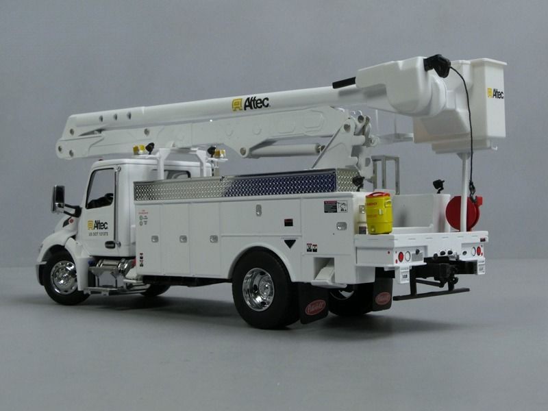 1/32 Peterbilt 536 Altec AA55 Havalı Çalışma Platformu ile DM Model 71105