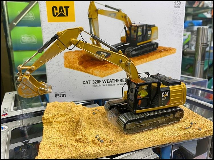 Diecast Masters DM 85701 Caterpillar 320F Hidrolik Kazı Makinesi 1:50 Diecast Mühendislik Modeli