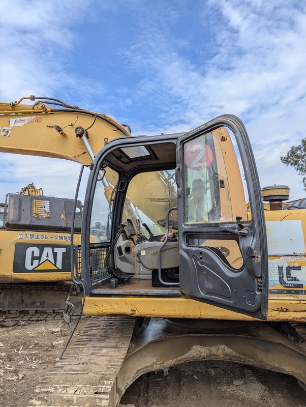 Ağır inşaat için yüksek torklu ve bakımlı, kullanılmış Liugong 922E 22 tonluk Hidrolik Paletli Ekskavatör