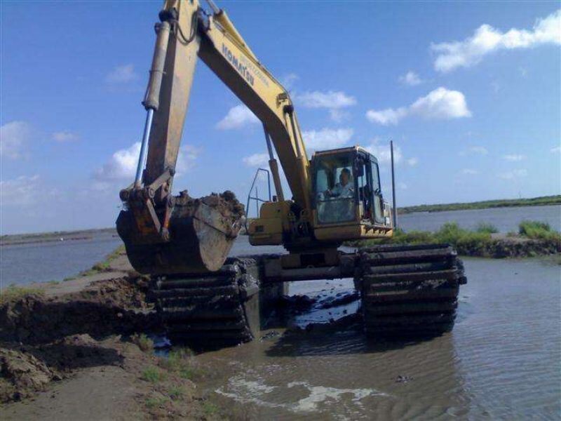 SY135 320D Hidrolik Yürüyen Motor için Özelleştirilmiş Amfibi Ekskavatör Yüzer Ponton Palet Zinciri Tedarikçisi