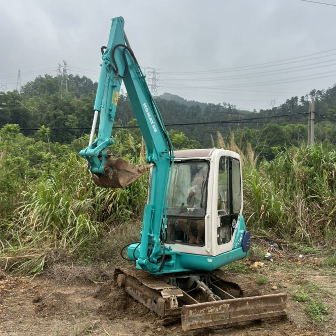 Kompakt kazıcı Komatsu PC30-7 Kabin ile kullanılan 3 tonluk mini kazıcı - ince kazı yapan Komatsu makineleri, düşük yakıtlı mini ekipman satılıyor