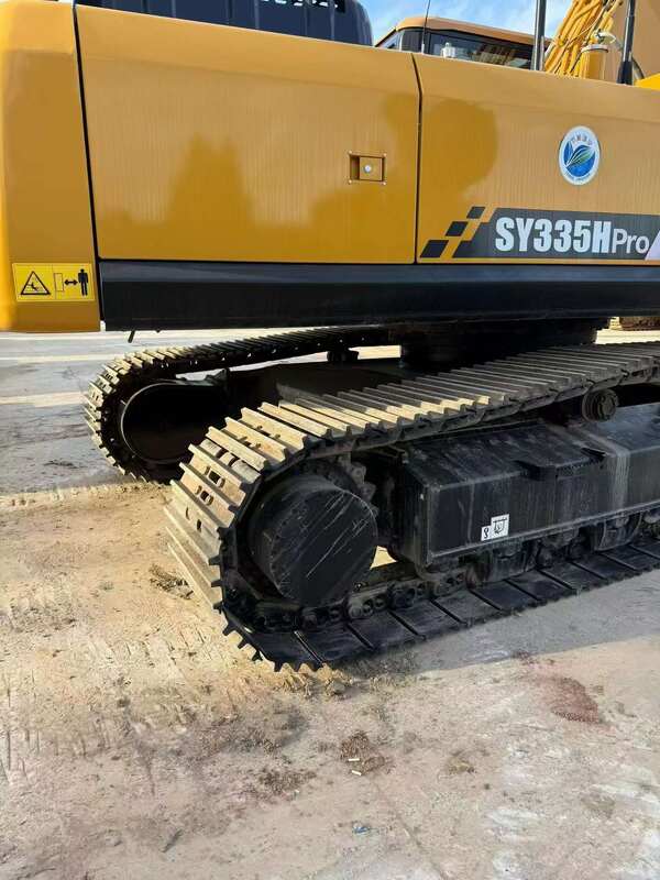 Yeni bir Sany 335 kazıcı, Ulusal III Isuzu motoru, stokta.