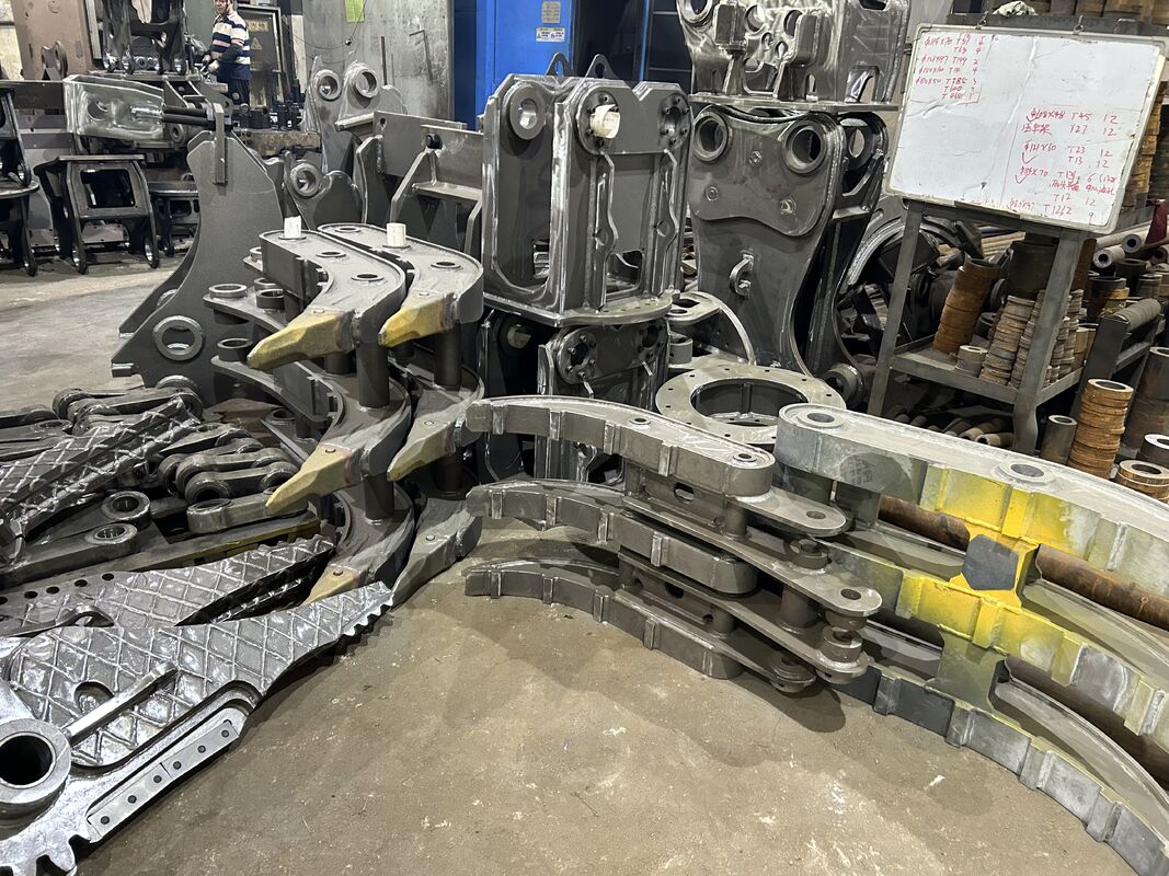 Fabrika Özel Ağır Güçlü Kazıcı Hidrolik Atık Metal Kısma Eski Araba Gemi Kısma Keskin Kılıç 360° Dönüm Çelik Çubuk Borular Kısma